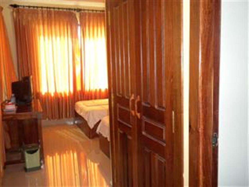 Nyny Hotel Кампот Экстерьер фото